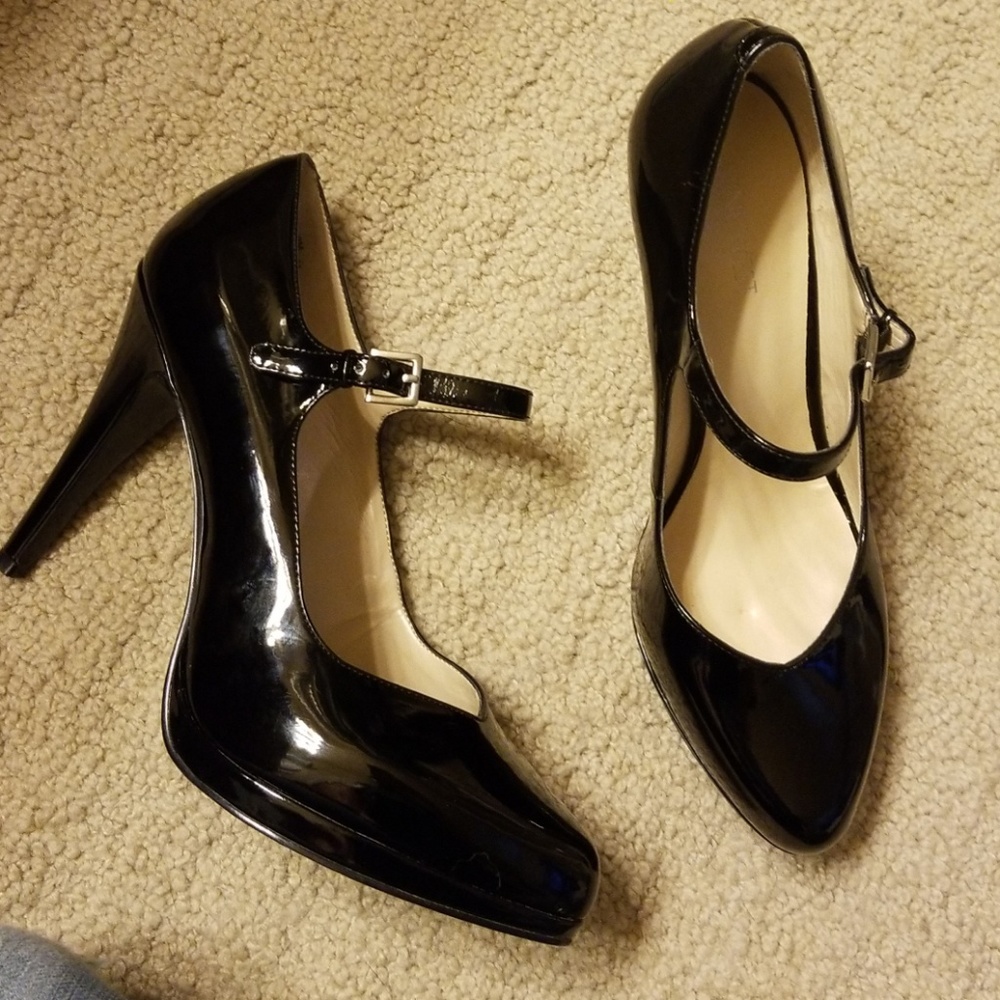 Nine West Black Patent platform Mary Jane pumps 9M